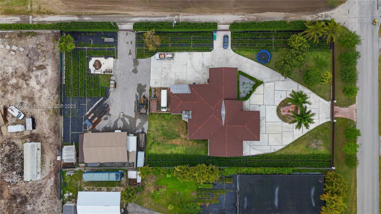 待售: $1,650,000 (4 贝兹, 3 浴室, 2474 平方英尺)