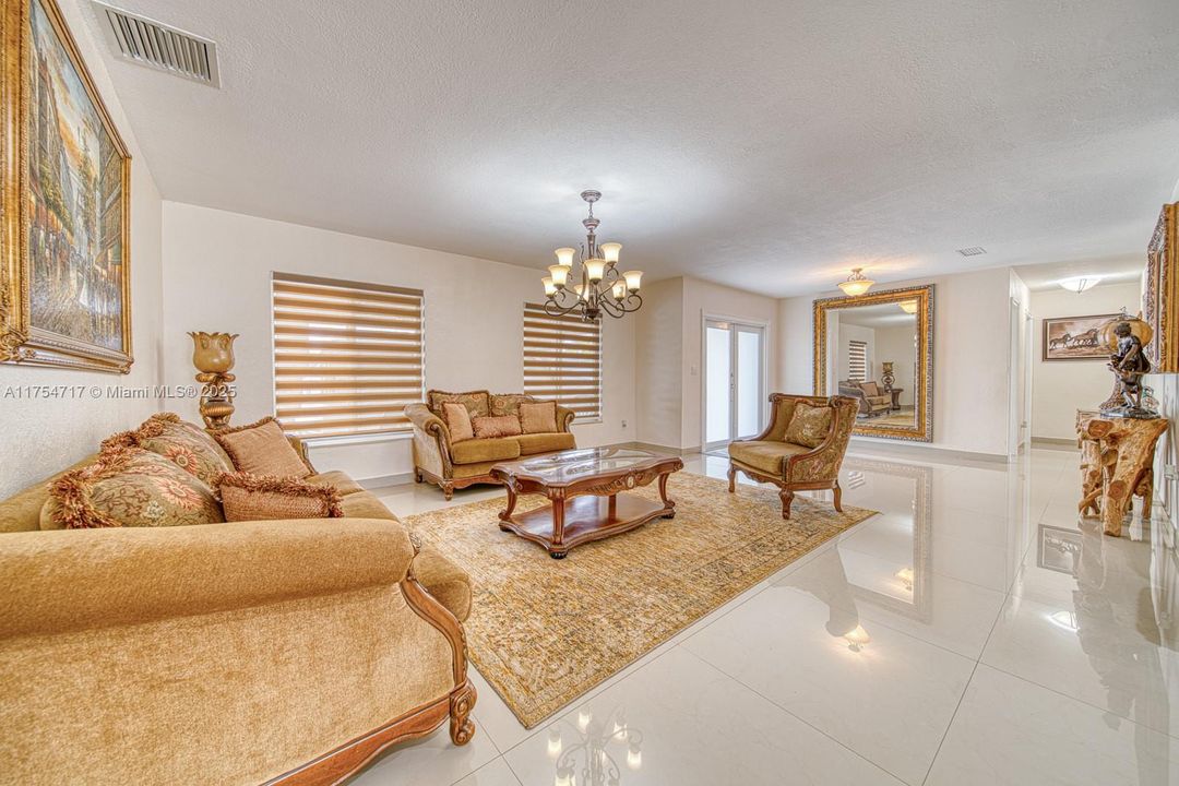 待售: $1,650,000 (4 贝兹, 3 浴室, 2474 平方英尺)