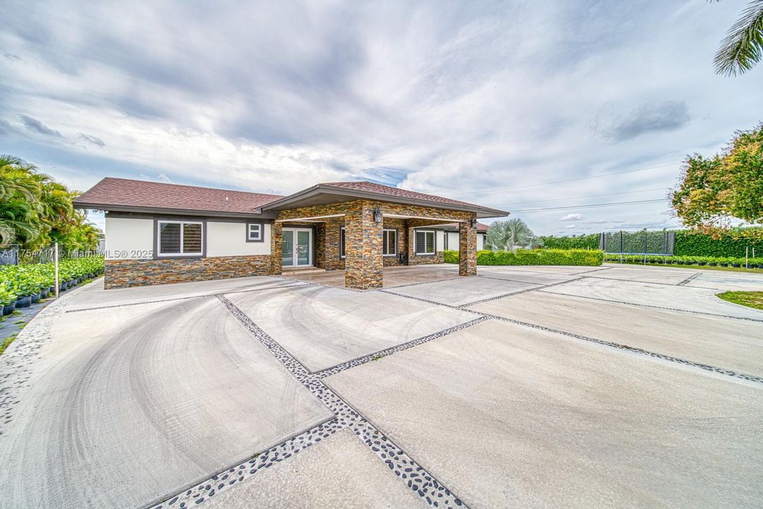 待售: $1,650,000 (4 贝兹, 3 浴室, 2474 平方英尺)