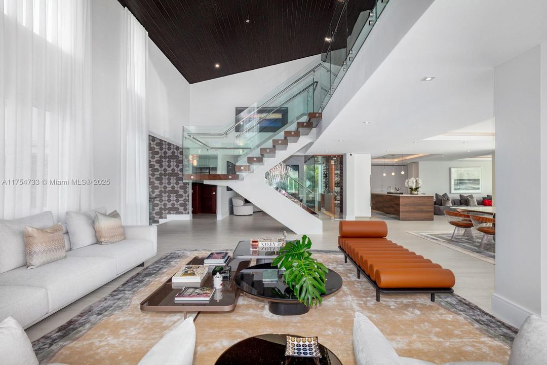 For Sale: $11,900,000 (6 beds, 5 baths, 5305 Square Feet)