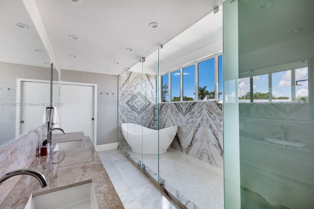 For Sale: $11,900,000 (6 beds, 5 baths, 5305 Square Feet)