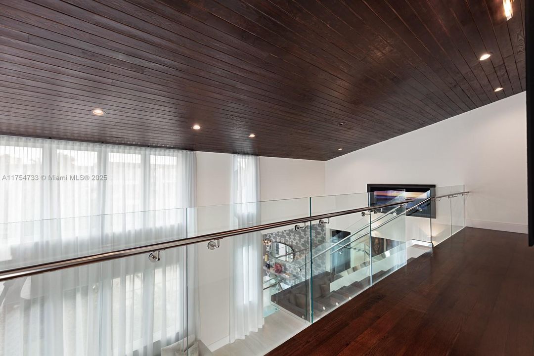 For Sale: $11,900,000 (6 beds, 5 baths, 5305 Square Feet)