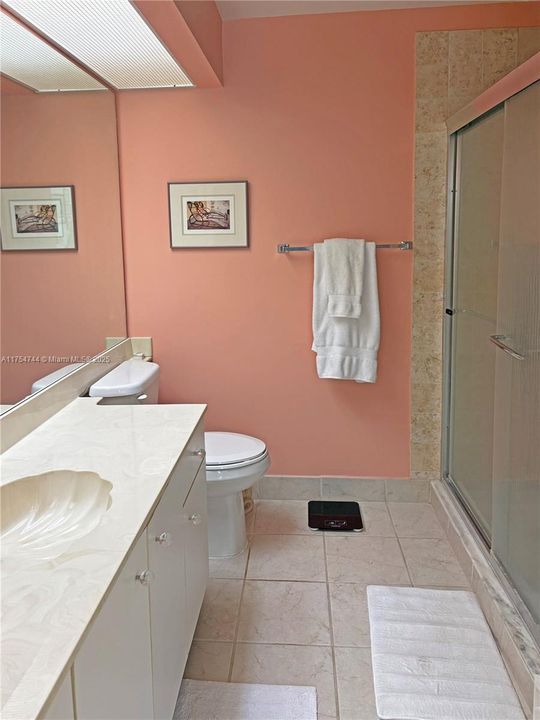 Recently Sold: $405,000 (3 beds, 2 baths, 1548 Square Feet)