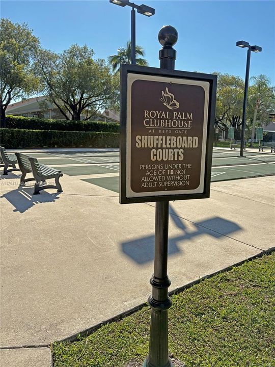 Recently Sold: $405,000 (3 beds, 2 baths, 1548 Square Feet)