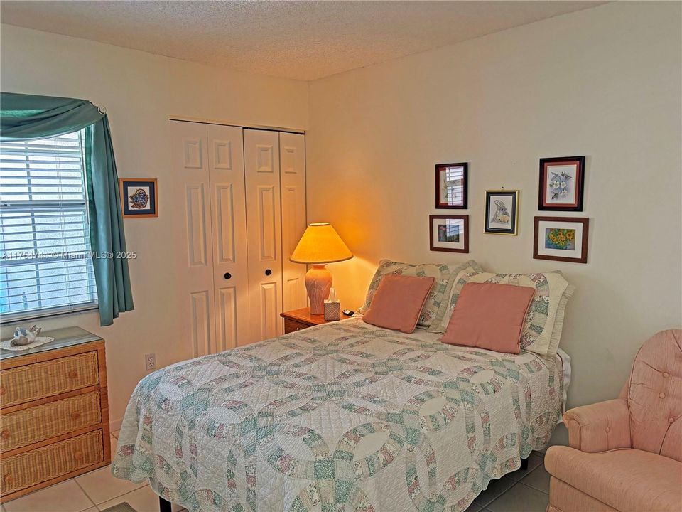 Recently Sold: $405,000 (3 beds, 2 baths, 1548 Square Feet)