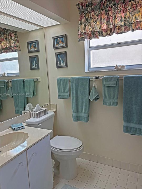 Recently Sold: $405,000 (3 beds, 2 baths, 1548 Square Feet)