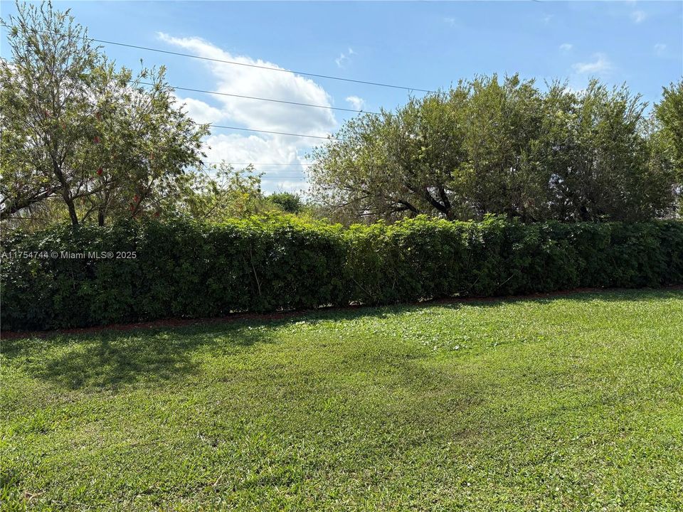 Recently Sold: $405,000 (3 beds, 2 baths, 1548 Square Feet)