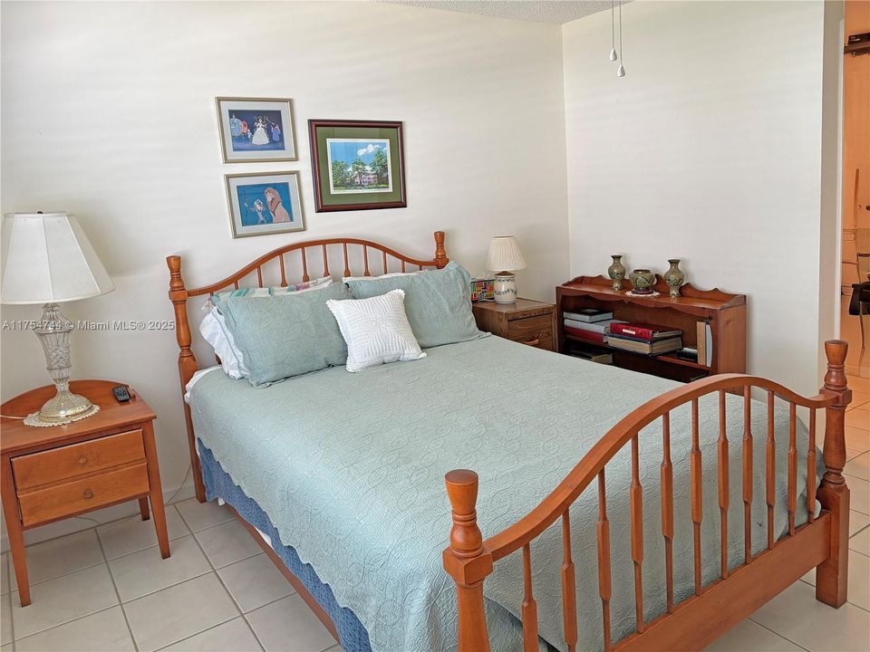 Recently Sold: $405,000 (3 beds, 2 baths, 1548 Square Feet)