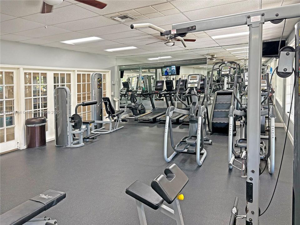 Recently Sold: $405,000 (3 beds, 2 baths, 1548 Square Feet)