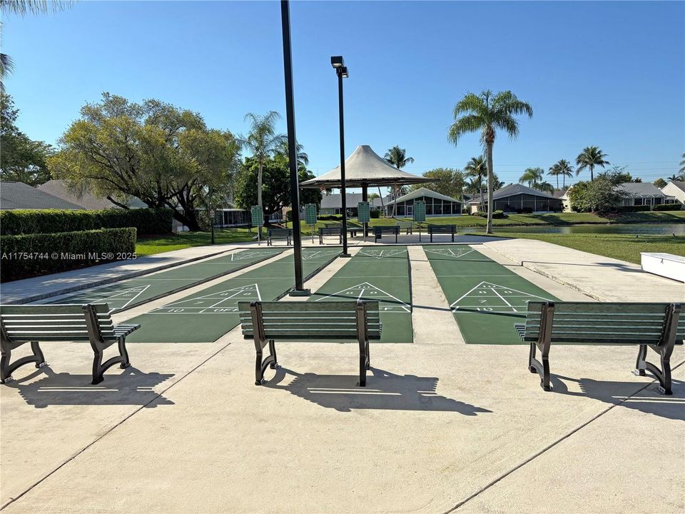 Recently Sold: $405,000 (3 beds, 2 baths, 1548 Square Feet)