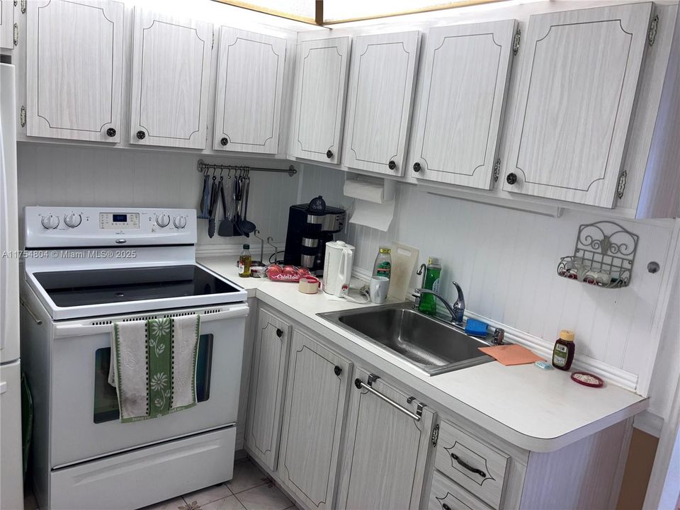 For Sale: $138,000 (2 beds, 2 baths, 960 Square Feet)