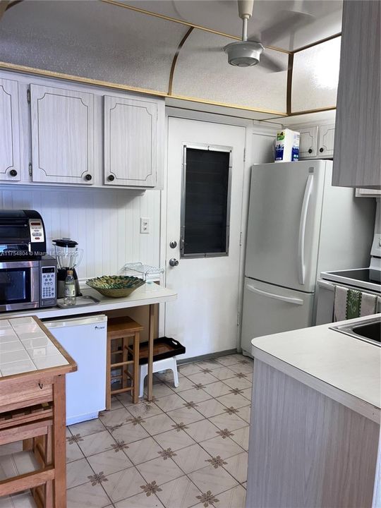 For Sale: $138,000 (2 beds, 2 baths, 960 Square Feet)