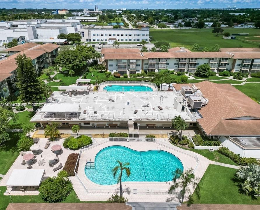 For Sale: $138,000 (2 beds, 2 baths, 960 Square Feet)