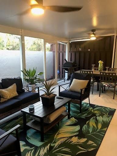 Active With Contract: $325,000 (3 beds, 2 baths, 1578 Square Feet)