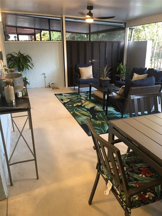 Active With Contract: $325,000 (3 beds, 2 baths, 1578 Square Feet)