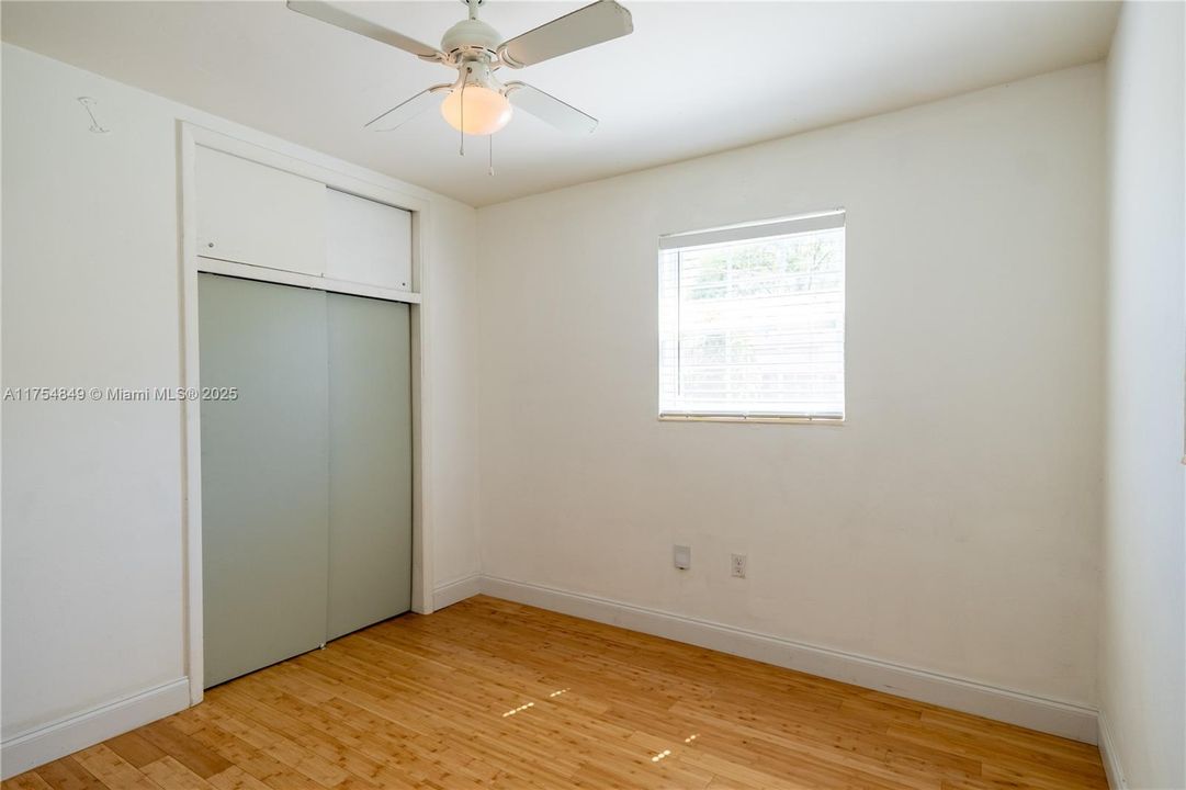 Recently Sold: $419,000 (3 beds, 2 baths, 1136 Square Feet)