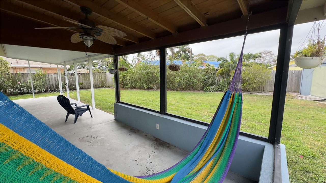 Recently Sold: $419,000 (3 beds, 2 baths, 1136 Square Feet)