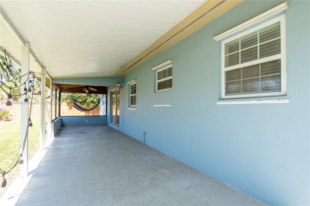 Recently Sold: $419,000 (3 beds, 2 baths, 1136 Square Feet)