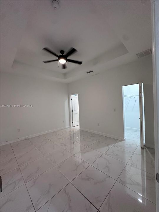 最近售出: $500,000 (0 贝兹, 0 浴室, 2400 平方英尺)