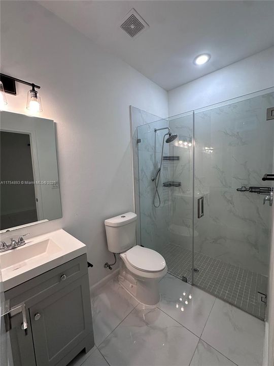 最近售出: $500,000 (0 贝兹, 0 浴室, 2400 平方英尺)