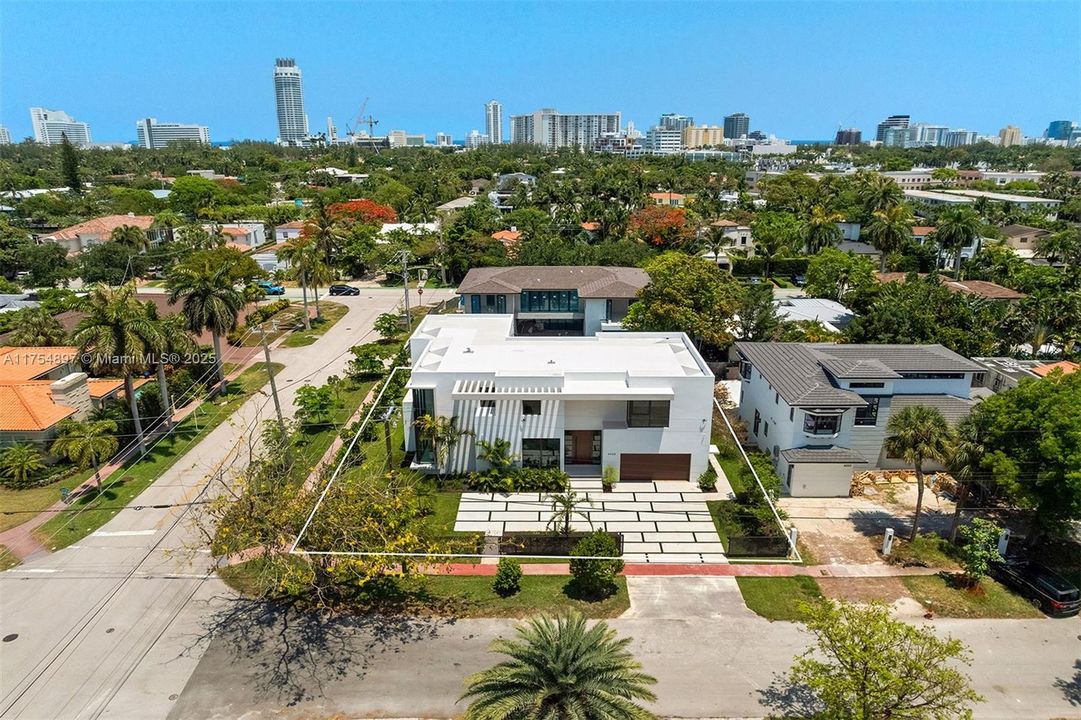 Activo con contrato: $7,950,000 (6 camas, 6 baños, 5331 Pies cuadrados)