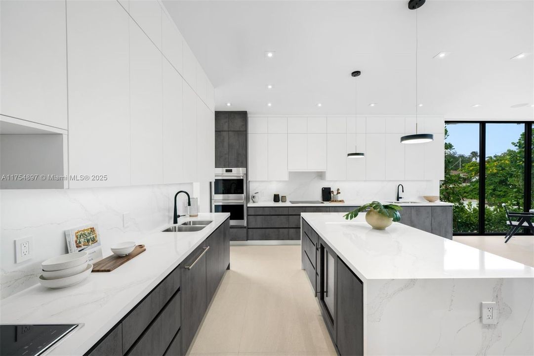 Activo con contrato: $7,950,000 (6 camas, 6 baños, 5331 Pies cuadrados)