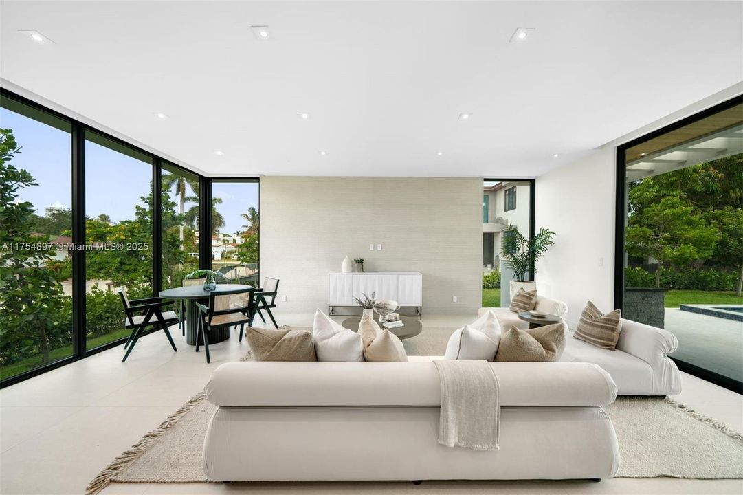 Activo con contrato: $7,950,000 (6 camas, 6 baños, 5331 Pies cuadrados)