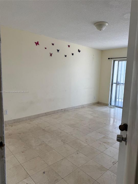 Недавно арендовано: $2,495 (4 спален, 2 ванн, 1620 Квадратных фут)