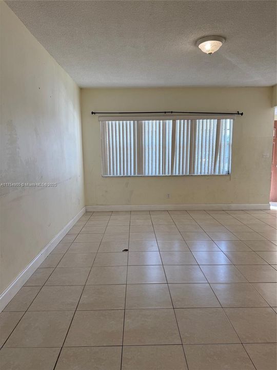 Недавно арендовано: $2,495 (4 спален, 2 ванн, 1620 Квадратных фут)