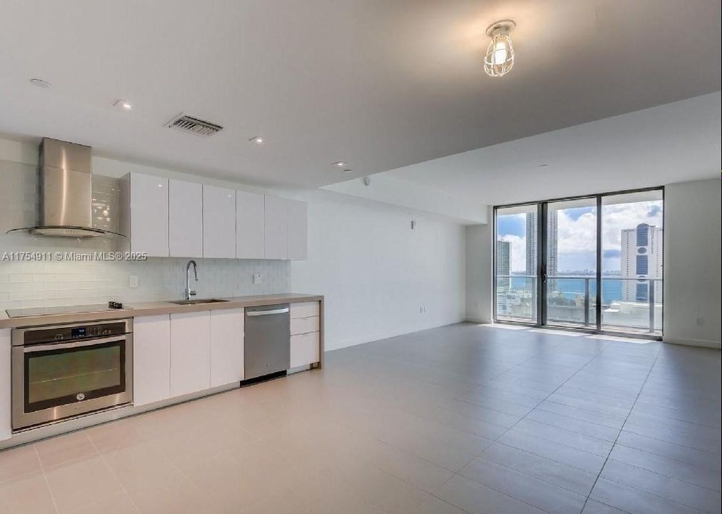 Vendido Recientemente: $370,000 (0 camas, 1 baños, 588 Pies cuadrados)