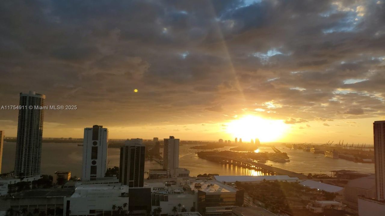 Vendido Recientemente: $370,000 (0 camas, 1 baños, 588 Pies cuadrados)