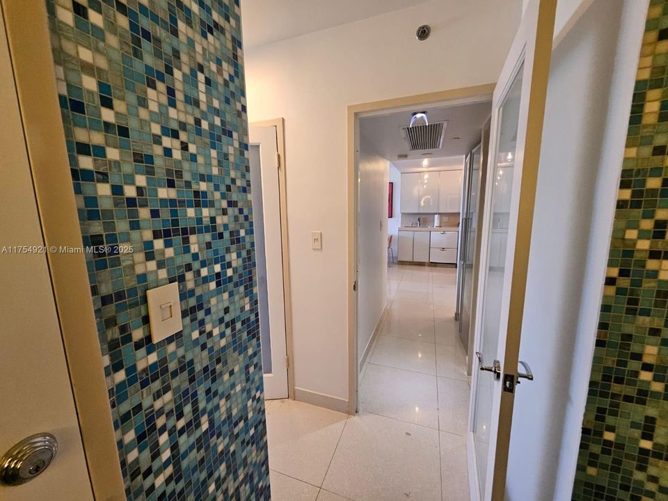 待售: $1,050,000 (1 贝兹, 1 浴室, 880 平方英尺)