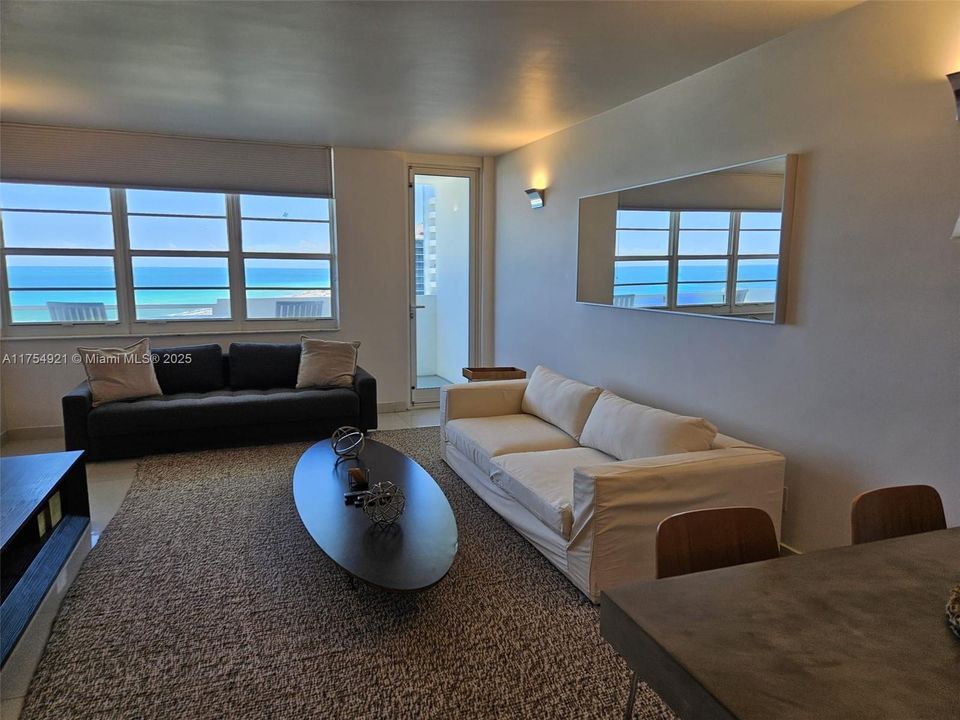 待售: $1,050,000 (1 贝兹, 1 浴室, 880 平方英尺)