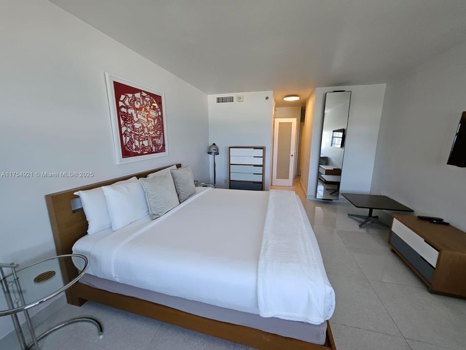 待售: $1,050,000 (1 贝兹, 1 浴室, 880 平方英尺)