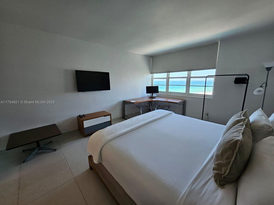 待售: $1,050,000 (1 贝兹, 1 浴室, 880 平方英尺)