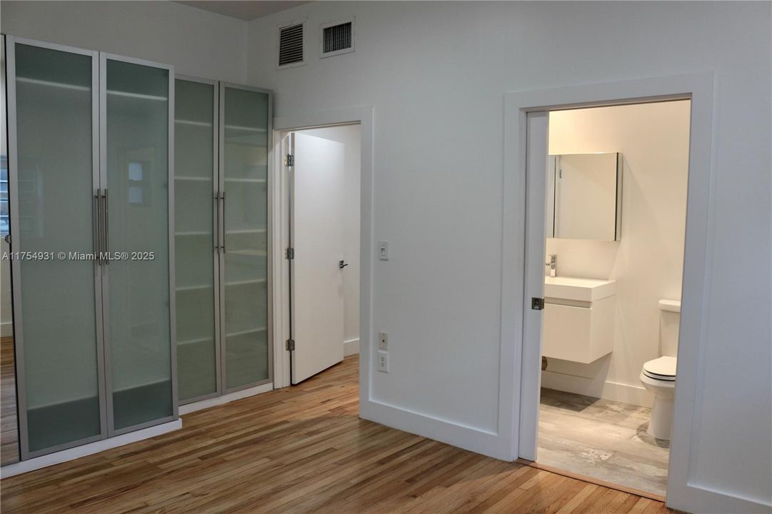 На продажу: $399,000 (1 спален, 1 ванн, 650 Квадратных фут)