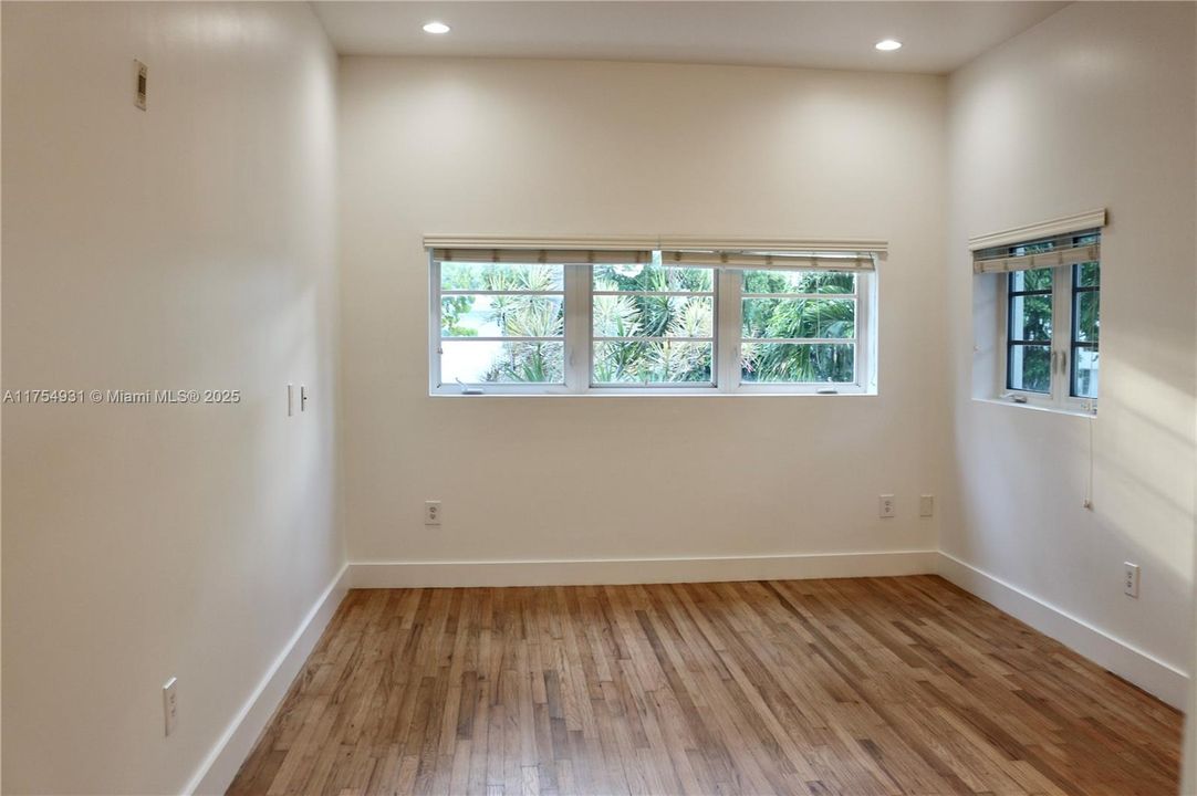 На продажу: $399,000 (1 спален, 1 ванн, 650 Квадратных фут)