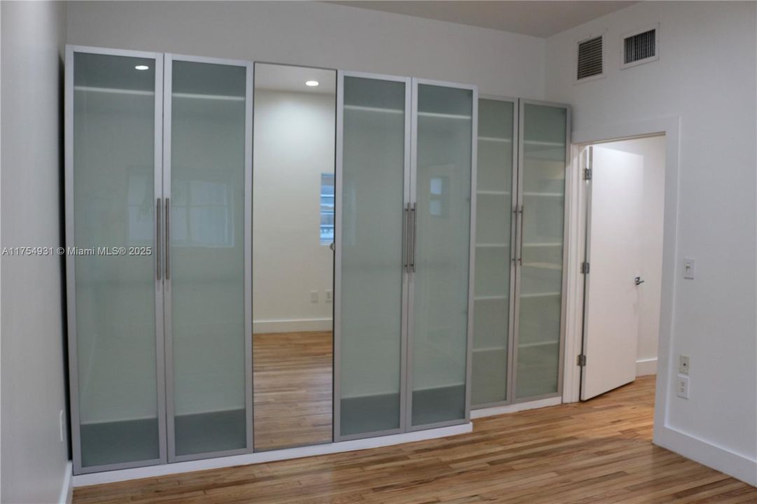 На продажу: $399,000 (1 спален, 1 ванн, 650 Квадратных фут)