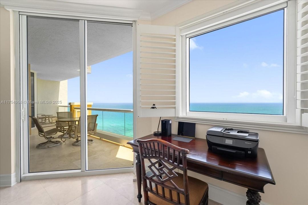 Activo con contrato: $19,000 (3 camas, 3 baños, 2214 Pies cuadrados)