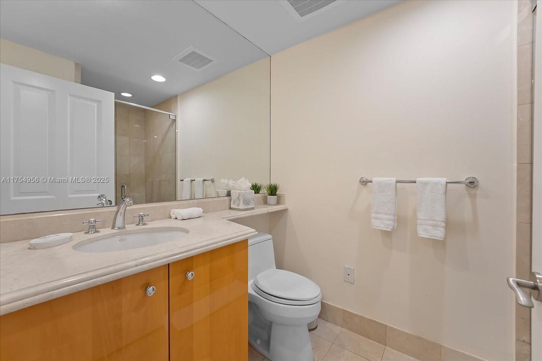 Activo con contrato: $19,000 (3 camas, 3 baños, 2214 Pies cuadrados)