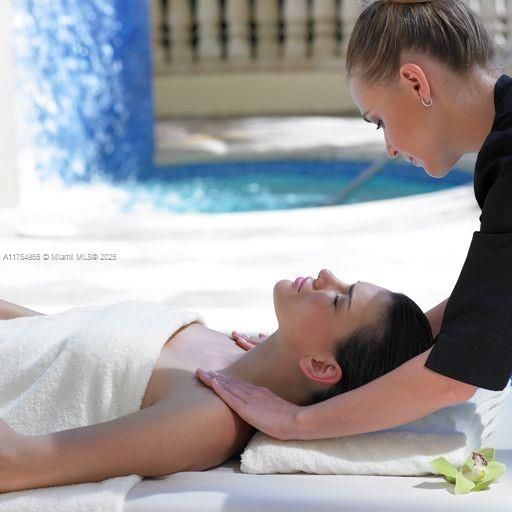 Activo con contrato: $19,000 (3 camas, 3 baños, 2214 Pies cuadrados)