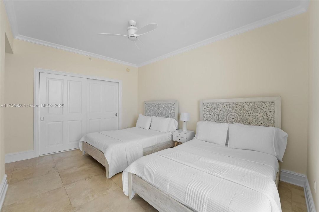 Activo con contrato: $19,000 (3 camas, 3 baños, 2214 Pies cuadrados)