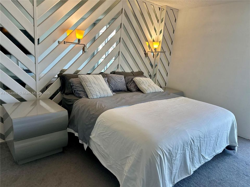 En Venta: $549,000 (2 camas, 2 baños, 1331 Pies cuadrados)