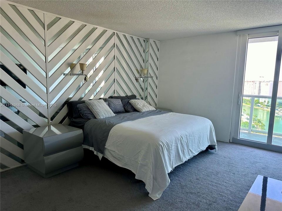 En Venta: $549,000 (2 camas, 2 baños, 1331 Pies cuadrados)