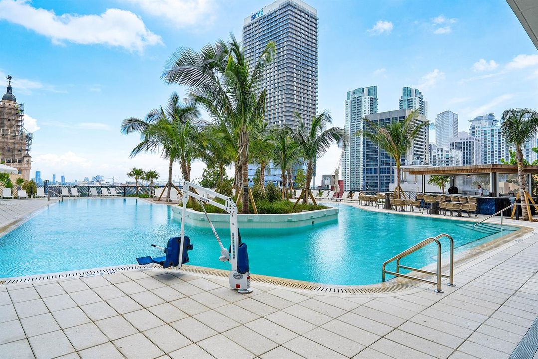 038-601Northeast1stAvenue-Miami-FL-33132