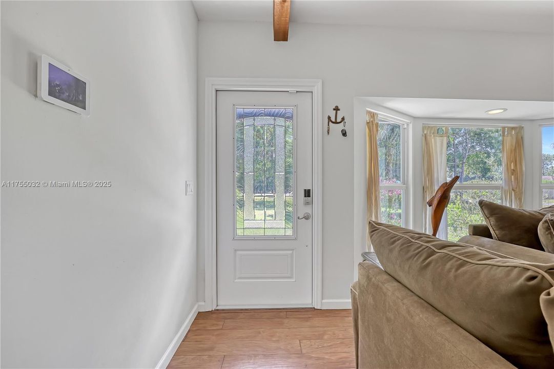 最近售出: $950,000 (4 贝兹, 3 浴室, 2766 平方英尺)