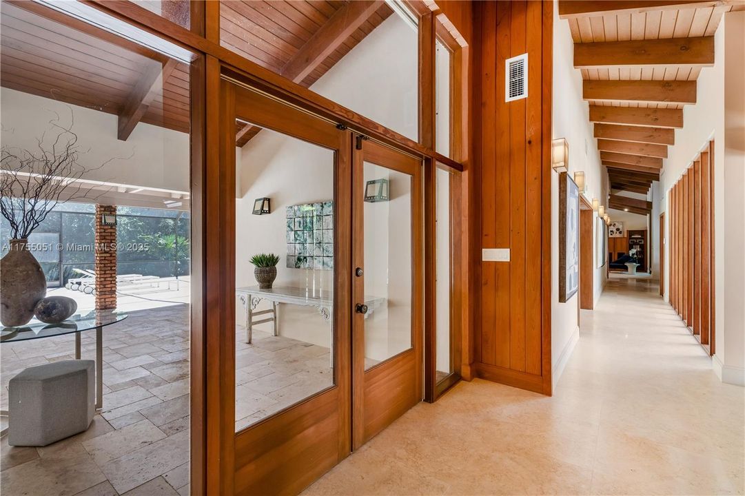 Recently Sold: $2,495,500 (4 beds, 3 baths, 2977 Square Feet)