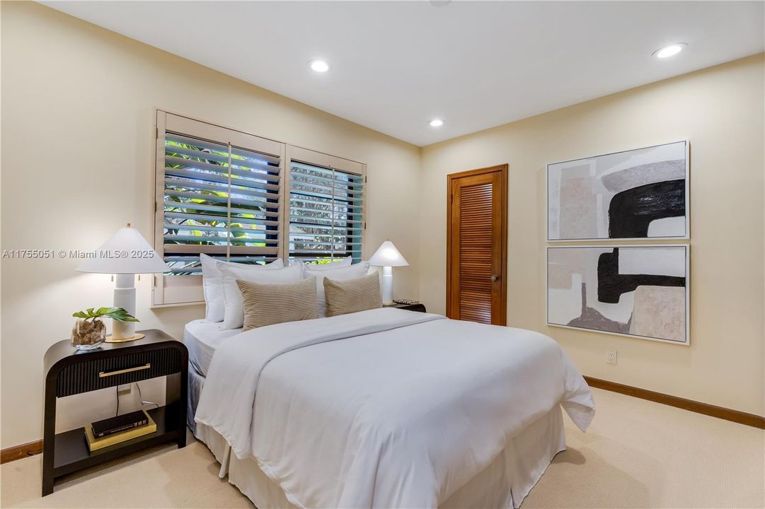 Recently Sold: $2,495,500 (4 beds, 3 baths, 2977 Square Feet)