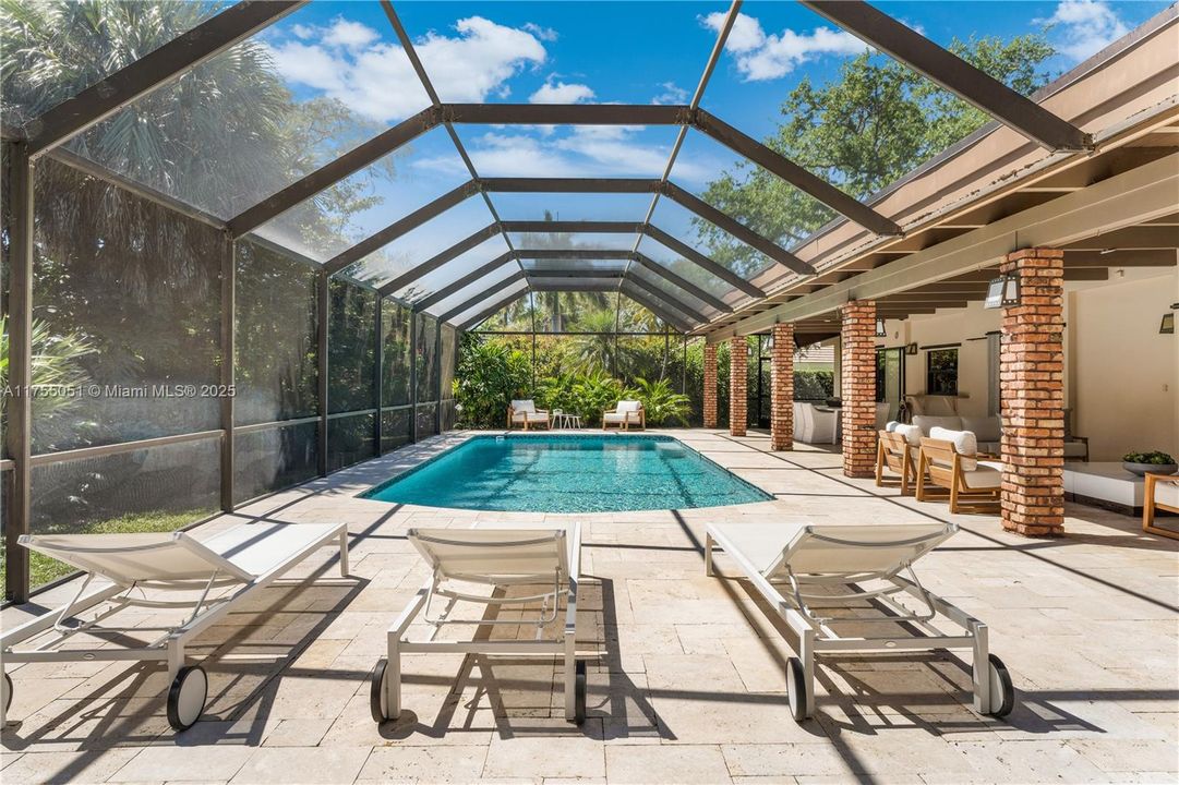 Recently Sold: $2,495,500 (4 beds, 3 baths, 2977 Square Feet)