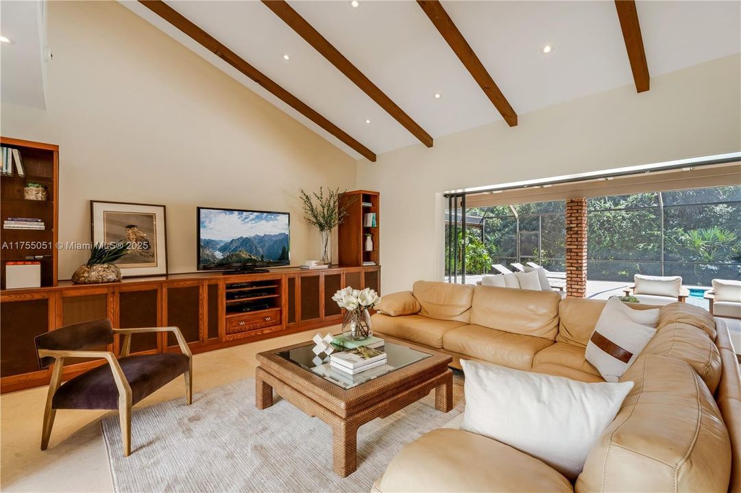 Recently Sold: $2,495,500 (4 beds, 3 baths, 2977 Square Feet)